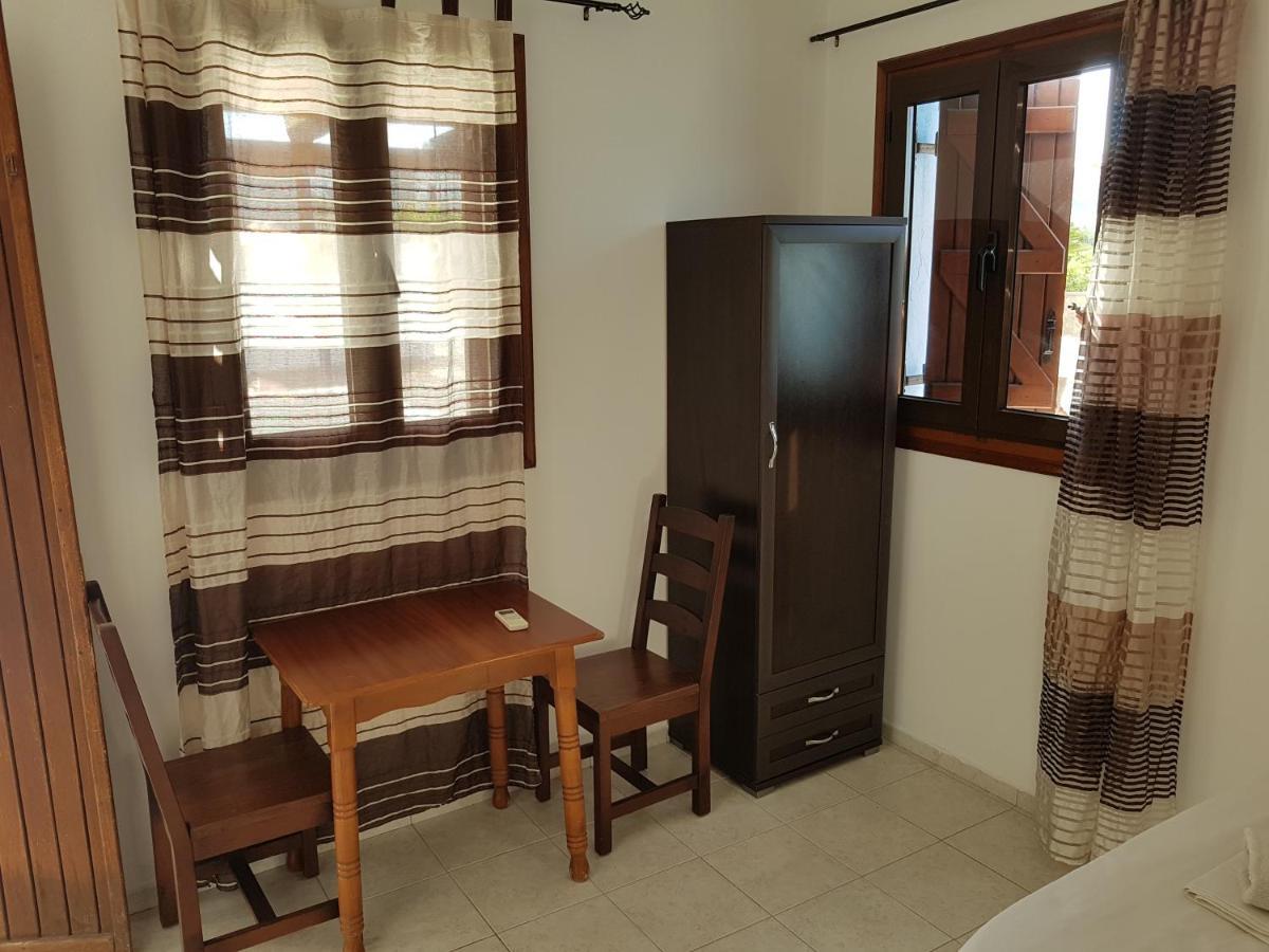 Andreas Studios Pefki  Bagian luar foto